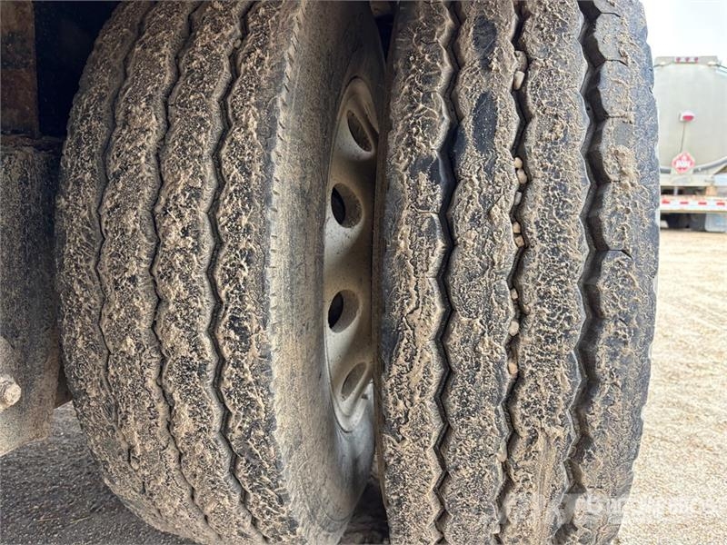 Lode King Tri/A 51 ft Extendable Step Deck Trailer Niski utovarivači