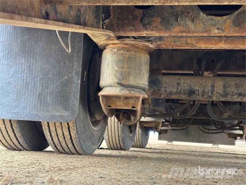 Lode King Tri/A Lowboy Trailer Nízko rámové nákladné automobily