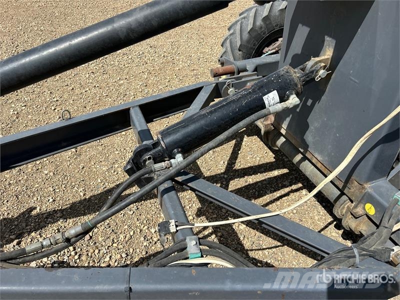 Loftness GBL 10 ft Grain Bagger معدات تغلفة