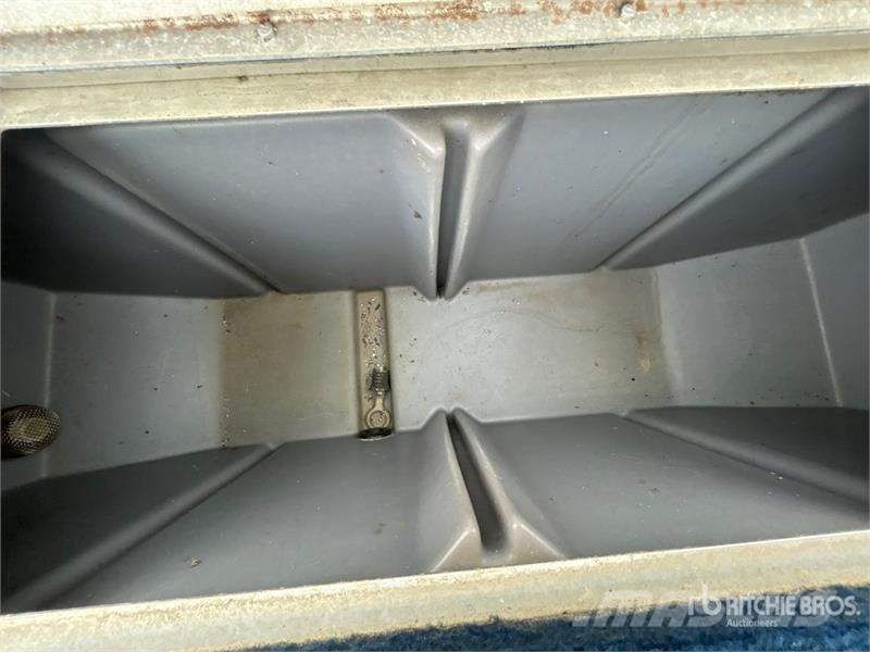 Lund Pro-V DLX 1890 18 ft Fishing Boat Boote / Prahme