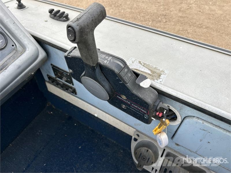 Lund Pro-V DLX 1890 18 ft Fishing Boat Boote / Prahme