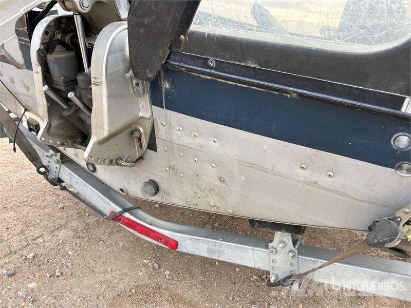 Lund Pro-V DLX 1890 18 ft Fishing Boat Boote / Prahme