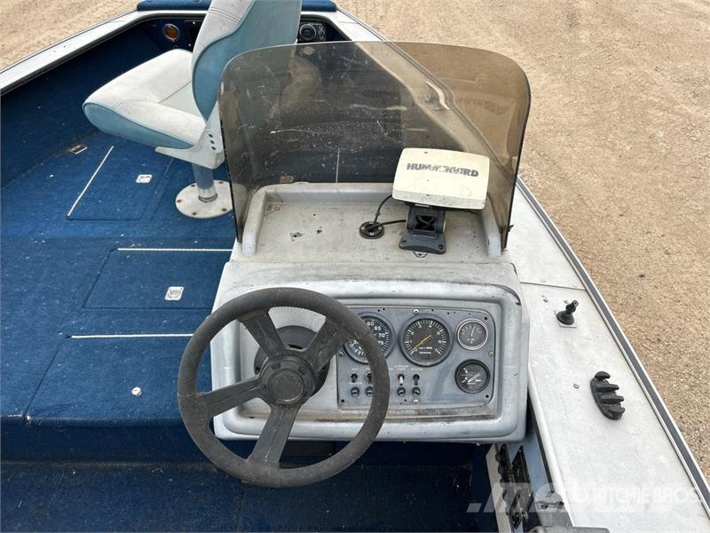 Lund Pro-V DLX 1890 18 ft Fishing Boat Boote / Prahme