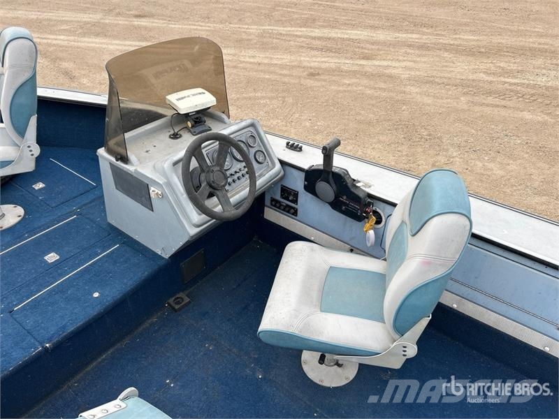 Lund Pro-V DLX 1890 18 ft Fishing Boat Boote / Prahme