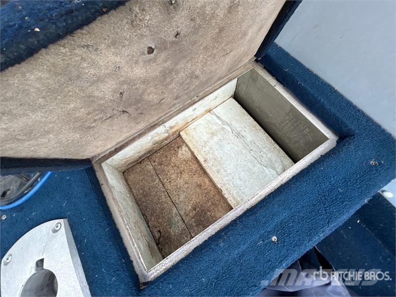 Lund Pro-V DLX 1890 18 ft Fishing Boat Boote / Prahme