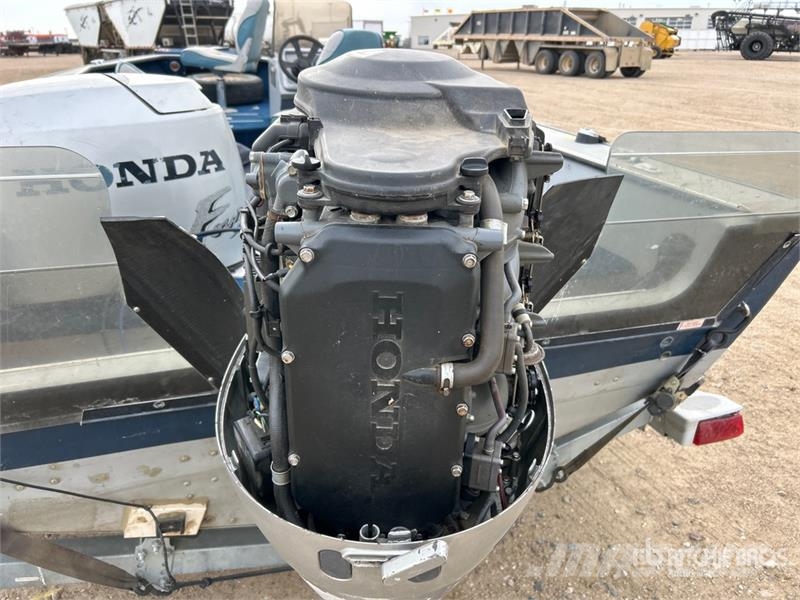 Lund Pro-V DLX 1890 18 ft Fishing Boat Boote / Prahme