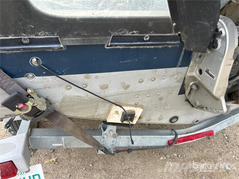 Lund Pro-V DLX 1890 18 ft Fishing Boat Boote / Prahme