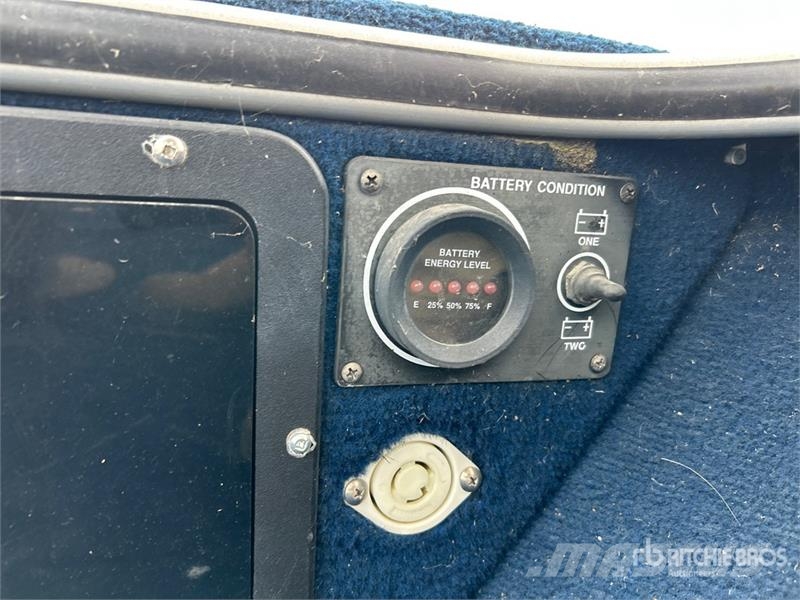 Lund Pro-V DLX 1890 18 ft Fishing Boat Boote / Prahme