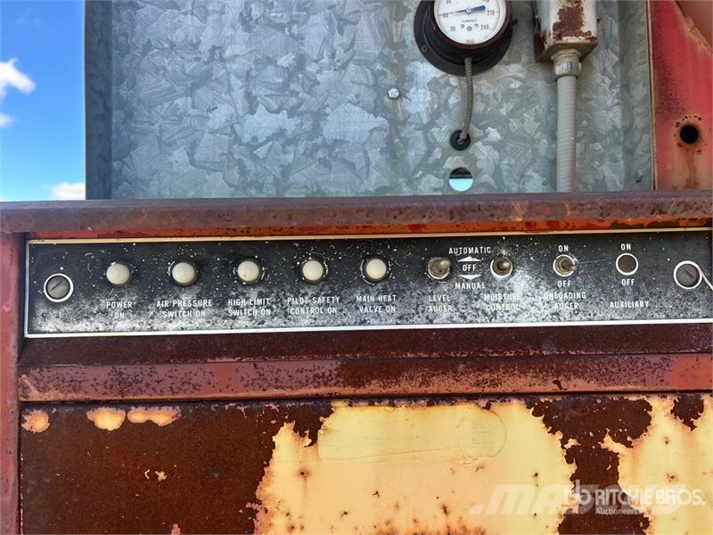 M-C Farm Equipment 400B-10 Grain Dryer (Inoperable Sušare žitarica