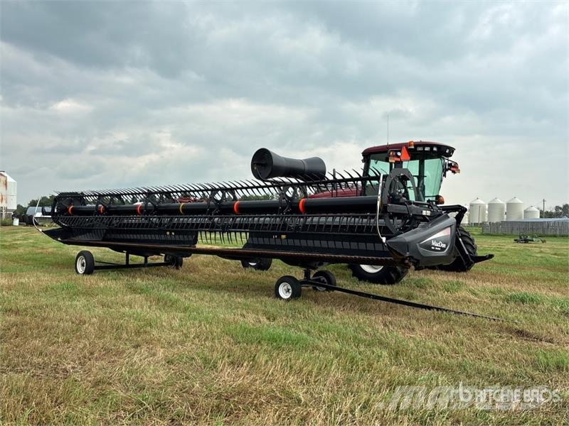 MacDon 155 Swather Windrower Gadanheiras-fileiras