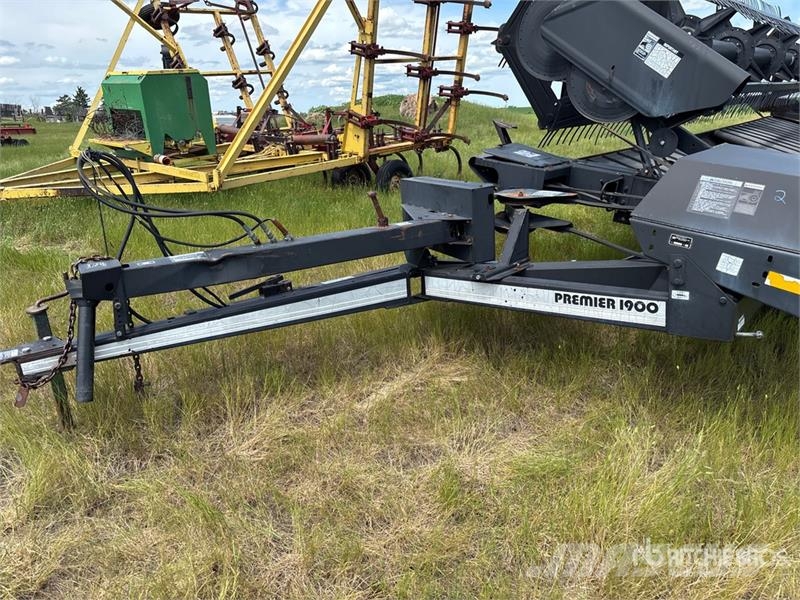 MacDon 1900 Premium 25 ft Pull Type Swather Windrower محشات