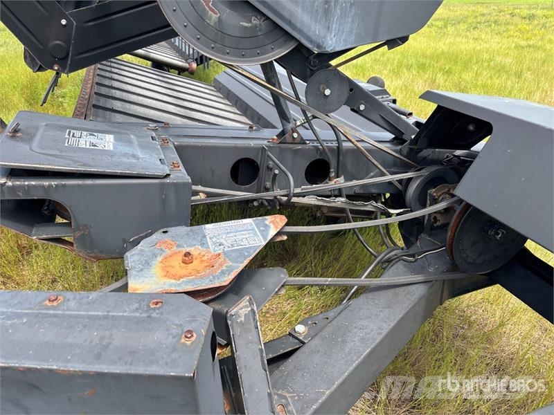 MacDon 1900 Premium 25 ft Pull Type Swather Windrower محشات