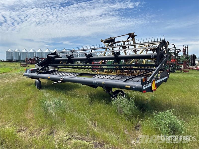 MacDon 1900 Premium 25 ft Pull Type Swather Windrower محشات