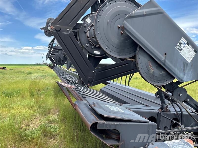 MacDon 1900 Premium 25 ft Pull Type Swather Windrower محشات