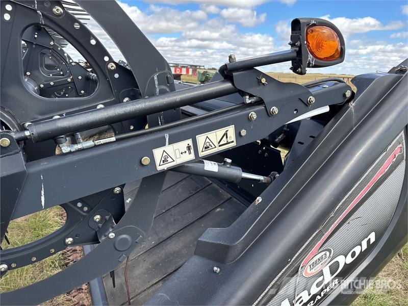 MacDon 25 ft Windrower Header Segadoras hileradoras