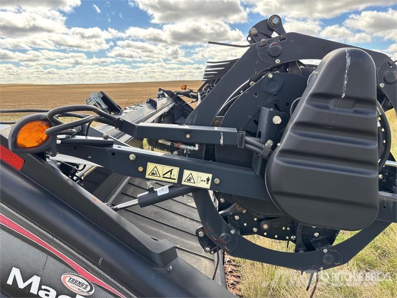 MacDon 25 ft Windrower Header Segadoras hileradoras
