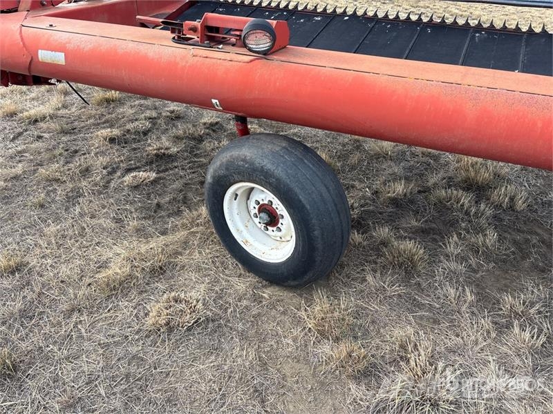MacDon 30 ft Pull Type Swather Windrower Segadoras hileradoras