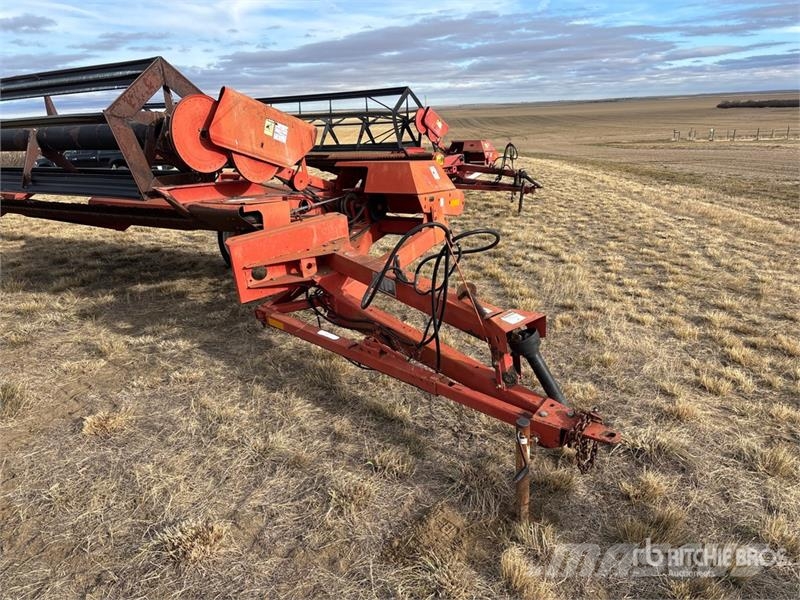 MacDon 30 ft Pull Type Swather Windrower Segadoras hileradoras