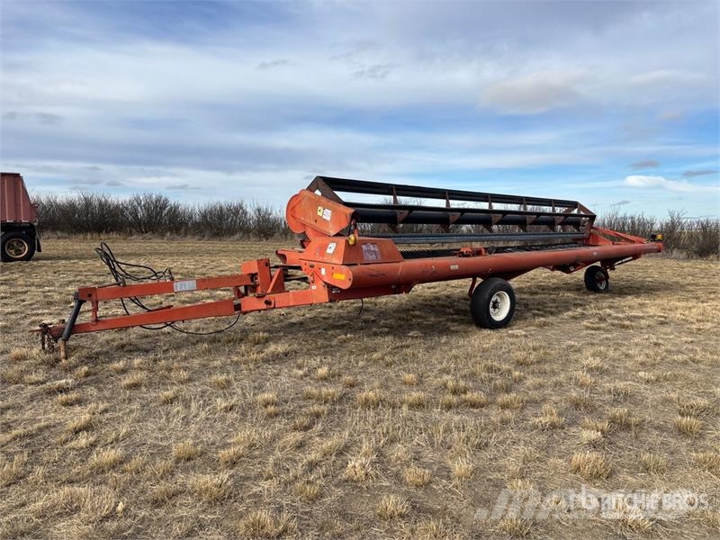 MacDon 30 ft Pull Type Swather Windrower Segadoras hileradoras