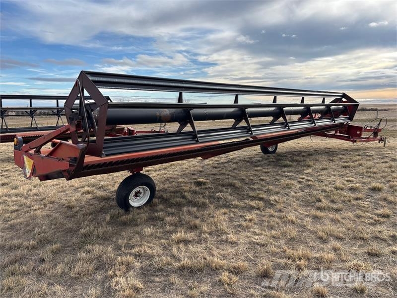 MacDon 30 ft Pull Type Swather Windrower Segadoras hileradoras