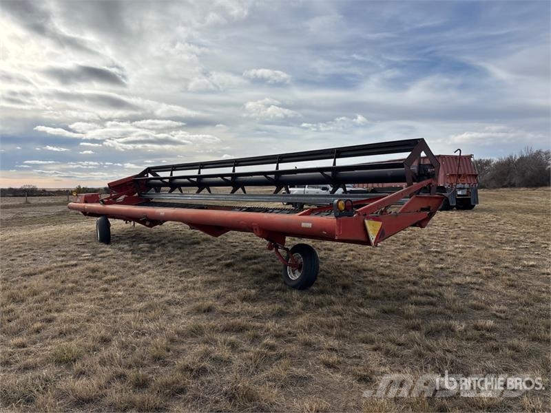 MacDon 30 ft Pull Type Swather Windrower Segadoras hileradoras