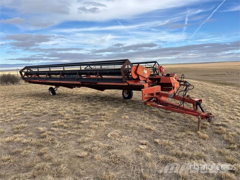 MacDon 30 ft Pull Type Swather Windrower Segadoras hileradoras