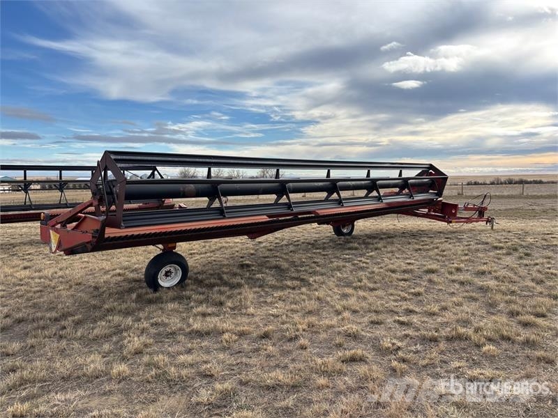 MacDon 30 ft Pull Type Swather Windrower Segadoras hileradoras