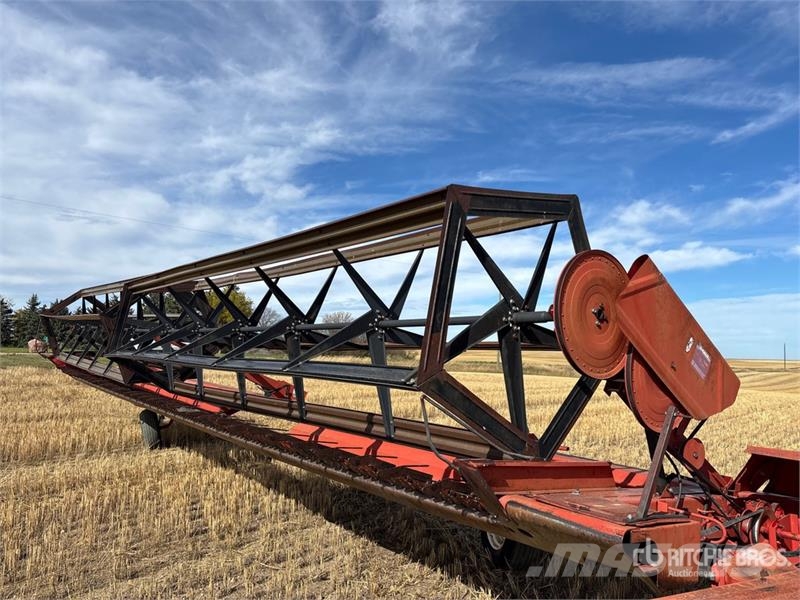 MacDon 36 ft Pull Type Swather Windrower Sakupljači