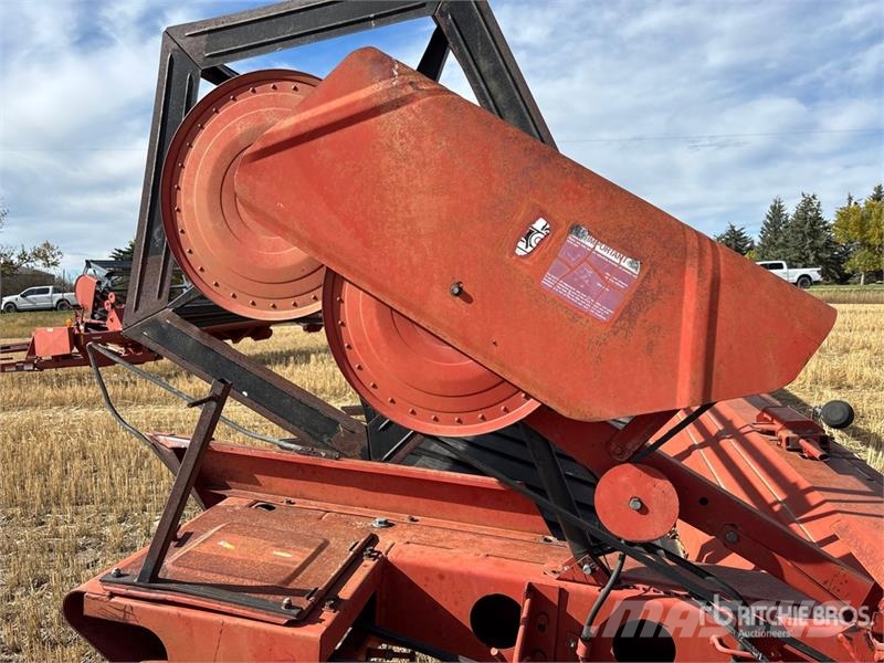 MacDon 36 ft Pull Type Swather Windrower Sakupljači