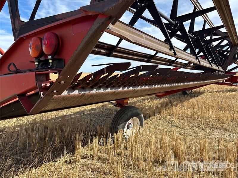 MacDon 36 ft Pull Type Swather Windrower Sakupljači