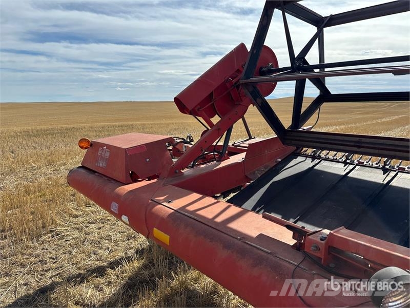 MacDon 36 ft Pull Type Swather Windrower Sakupljači