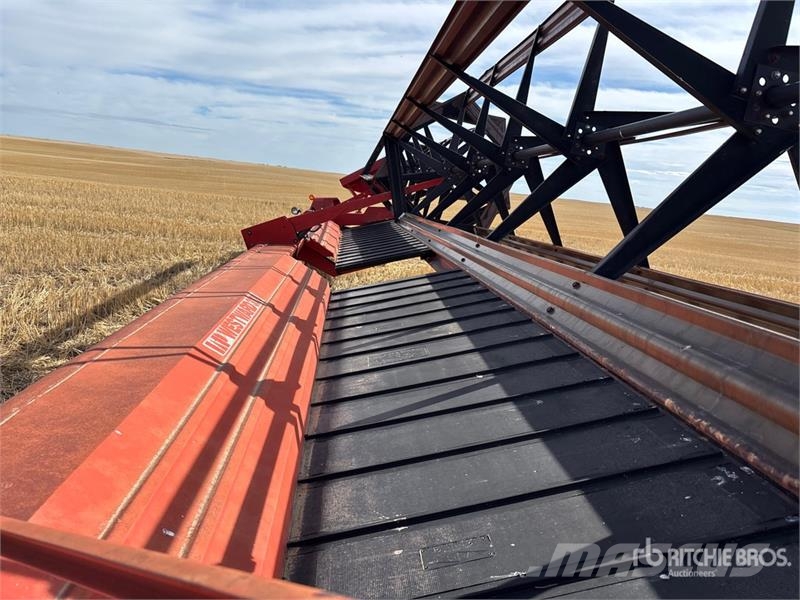 MacDon 36 ft Pull Type Swather Windrower Sakupljači