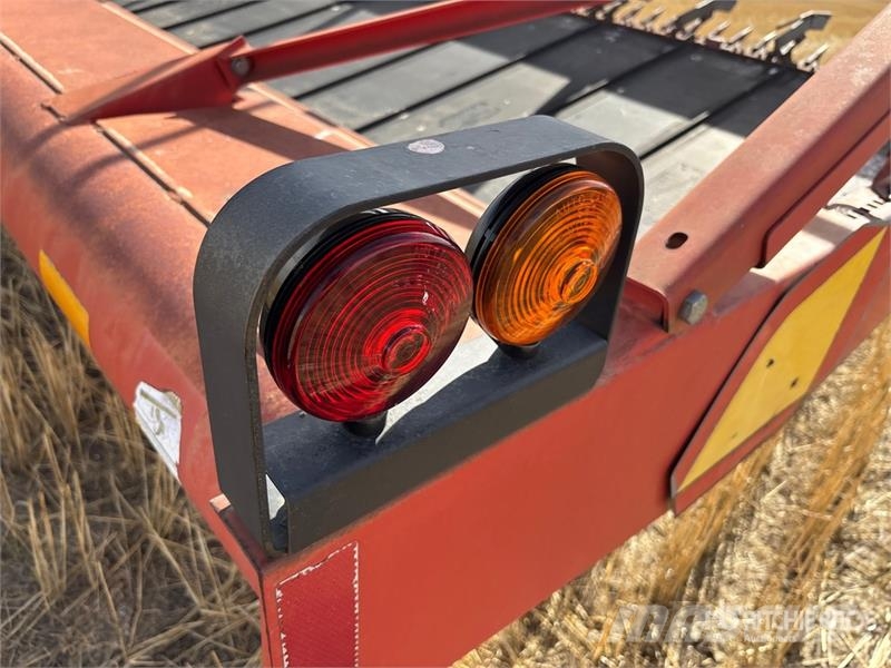 MacDon 36 ft Pull Type Swather Windrower Sakupljači