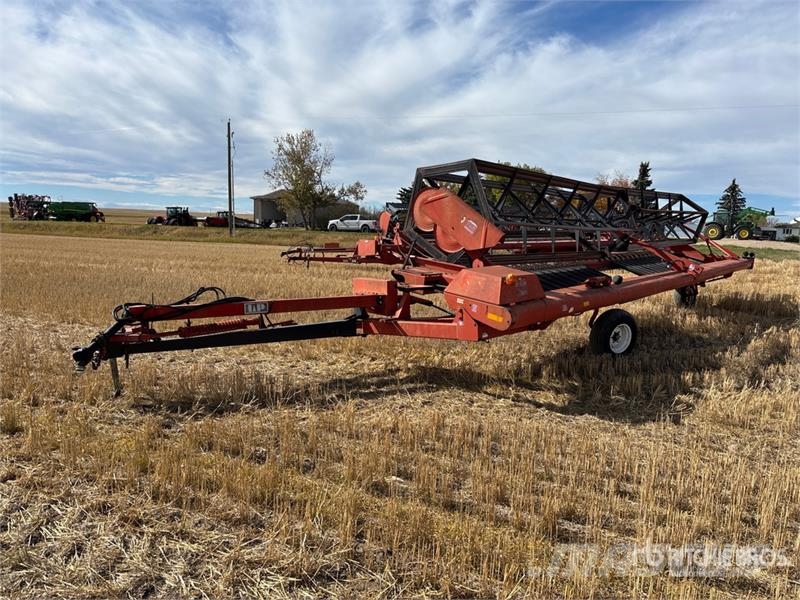 MacDon 36 ft Pull Type Swather Windrower Sakupljači