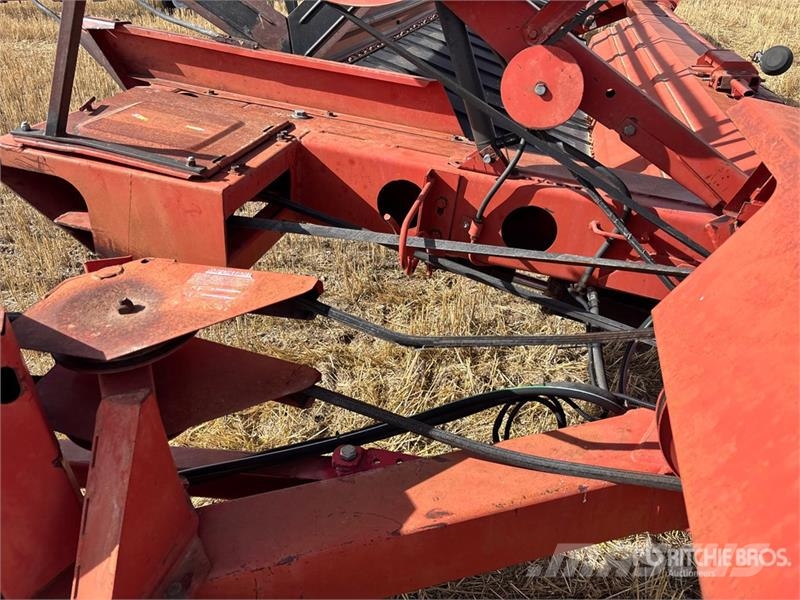 MacDon 36 ft Pull Type Swather Windrower Sakupljači