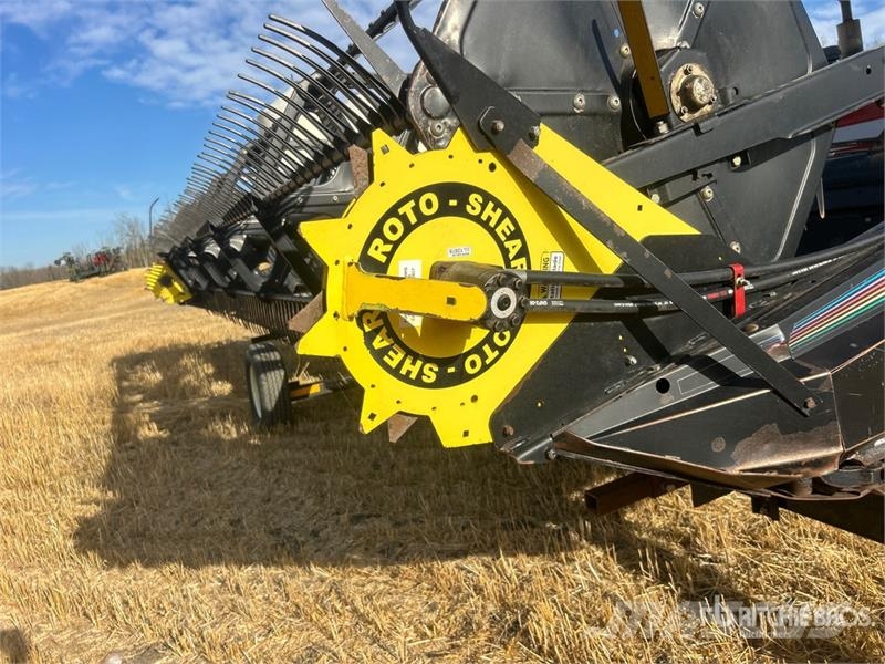 MacDon 9352 25 ft Swather Windrower Sakupljači