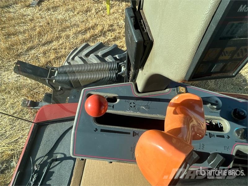 MacDon 9352 25 ft Swather Windrower Sakupljači