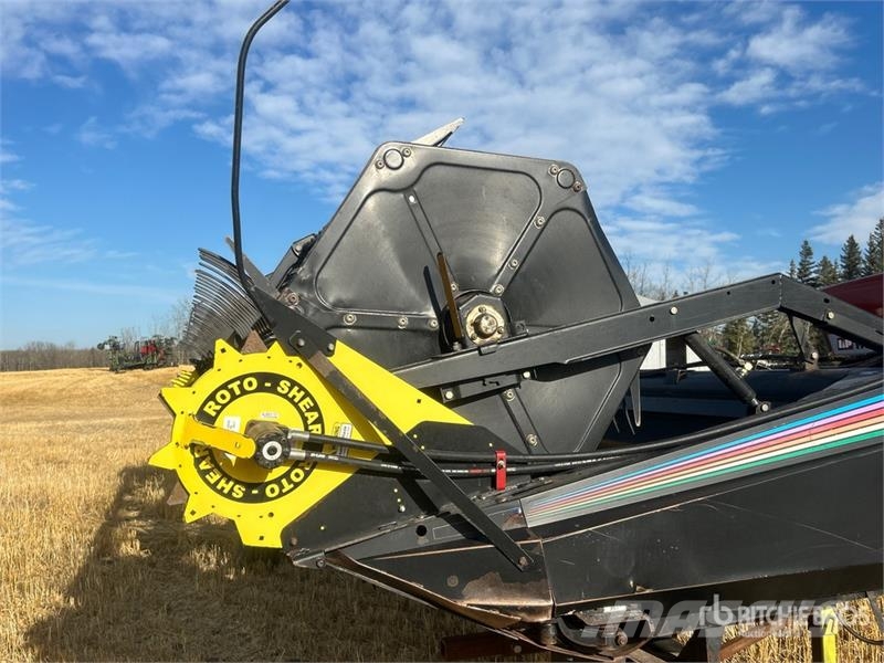 MacDon 9352 25 ft Swather Windrower Sakupljači