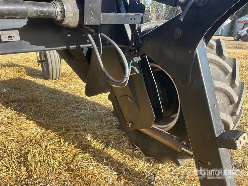 MacDon 9352 25 ft Swather Windrower Sakupljači