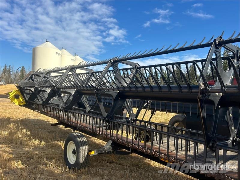 MacDon 9352 25 ft Swather Windrower Sakupljači