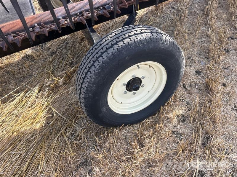 MacDon 9352 25 ft Swather Windrower Sakupljači