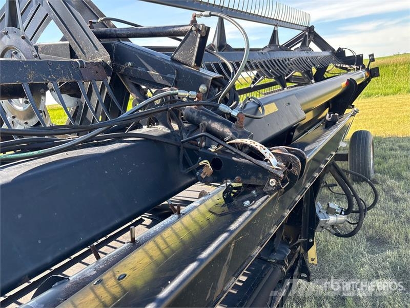 MacDon 962 36 ft Draper Combine Header 联合收割机头