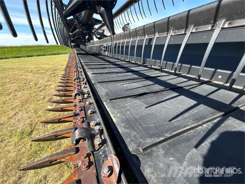 MacDon 962 36 ft Draper Combine Header 联合收割机头