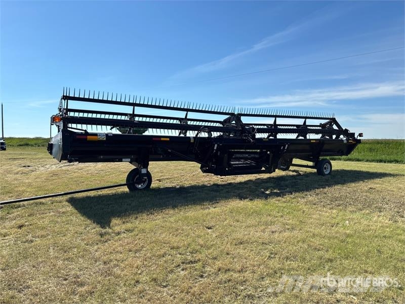 MacDon 962 36 ft Draper Combine Header 联合收割机头