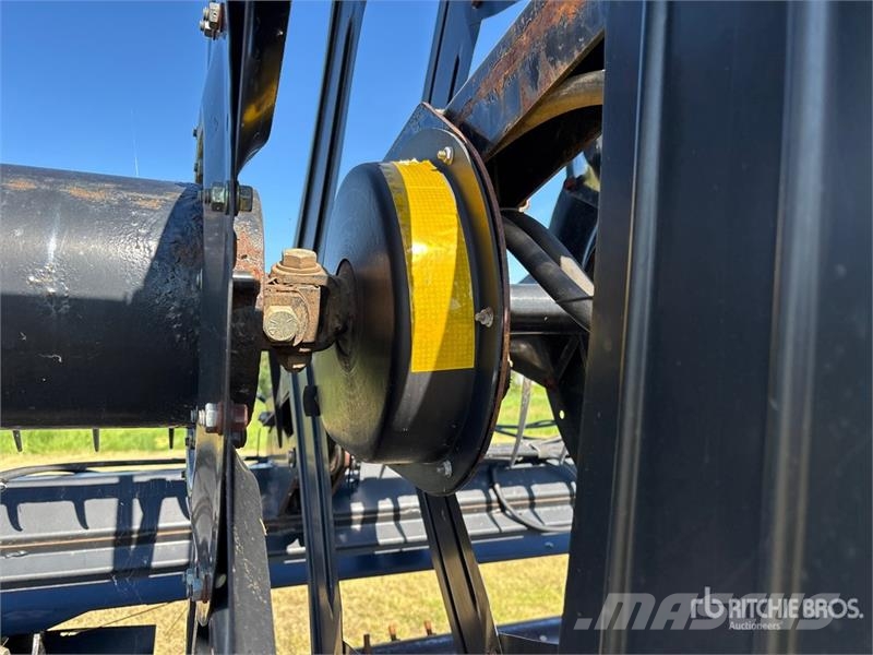 MacDon 962 36 ft Draper Combine Header 联合收割机头