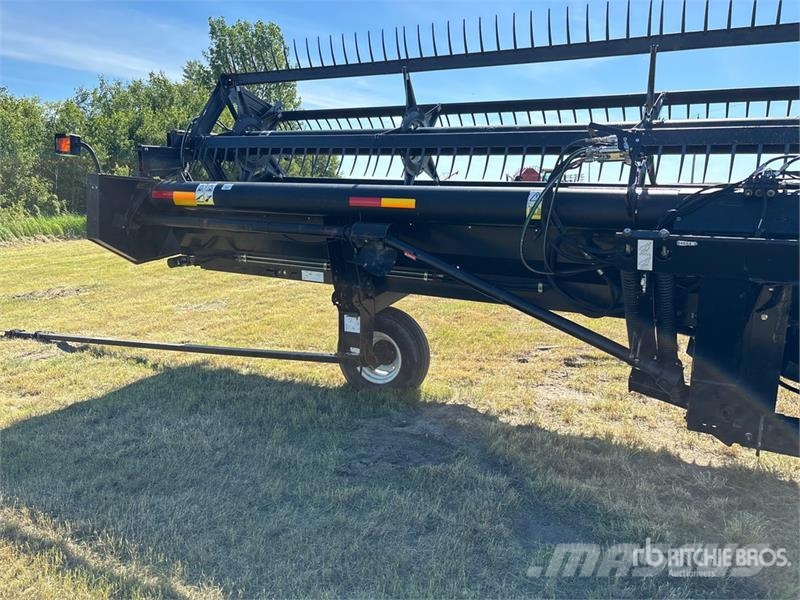 MacDon 962 36 ft Draper Combine Header 联合收割机头