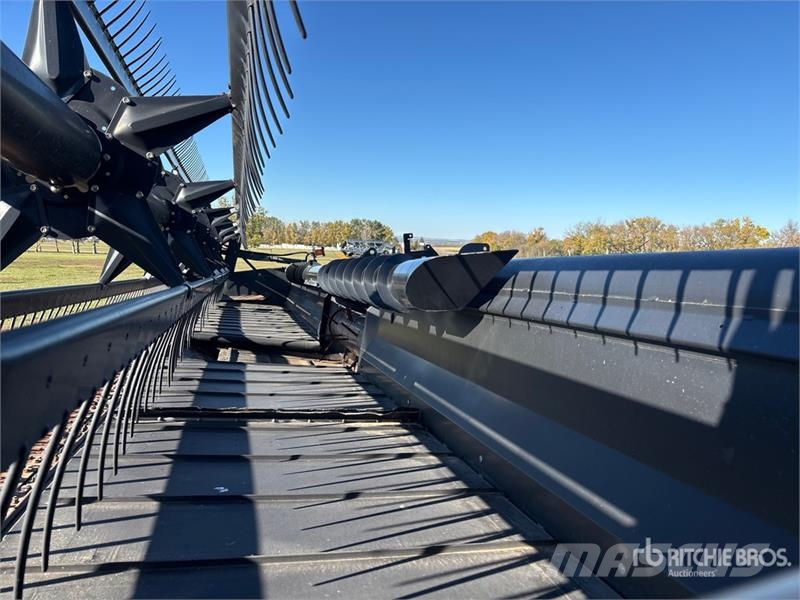 MacDon 972 Barre de coupe pour moissonneuse batteuse