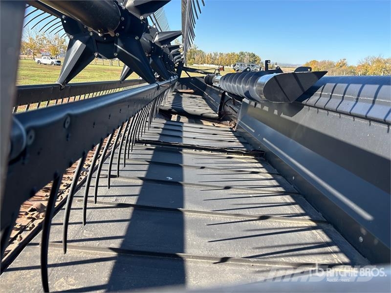 MacDon 972 Barre de coupe pour moissonneuse batteuse