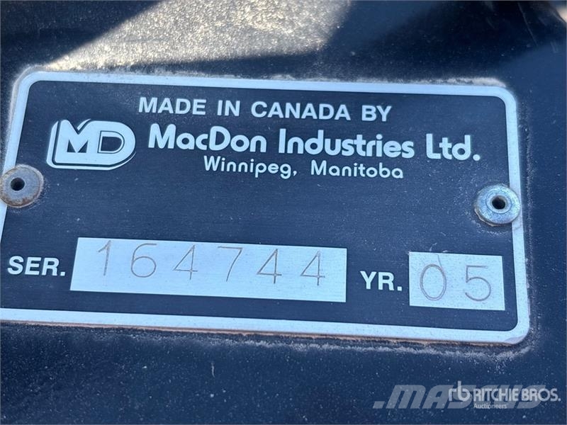 MacDon 973 رؤوس الحصادات الدراسات