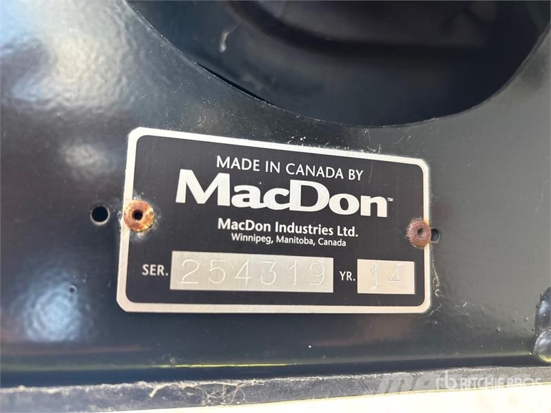 MacDon D54 25 ft Draper Windrower Header Windrowers